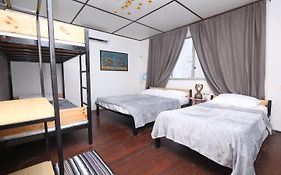 Spot On 90141 Threehouse Bed & Breakfast Kuching